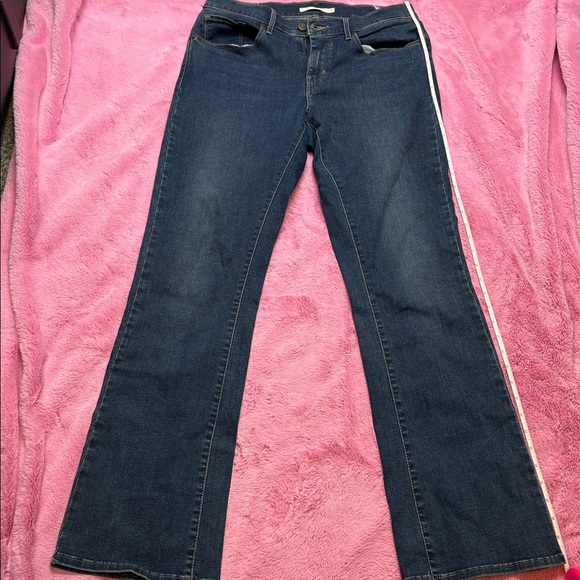 Levi's Red Tab Classic Indigo Curvy Bootcut Jeans - Picture 7 of 7